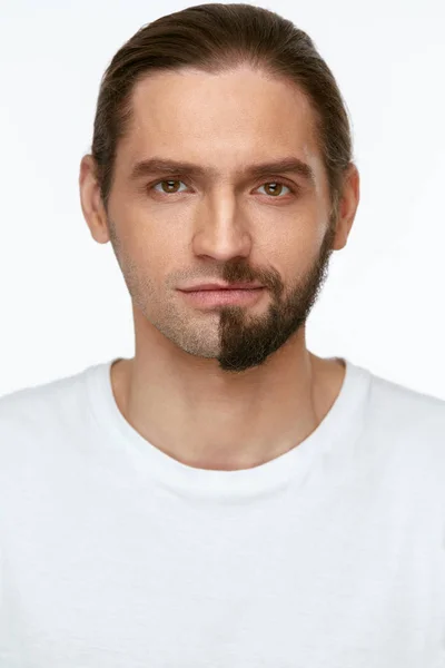 Młody mężczyzna broda broda przed i po goleniu — Zdjęcie stockowe