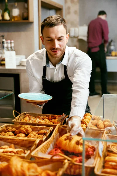 Man Selling Bakery In Pastry Shop — Stock Photo, Image