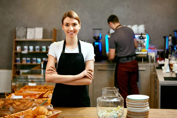 Pastry Shop. Portrait Of Young Woman Working In Bakery — Stock Photo, Image