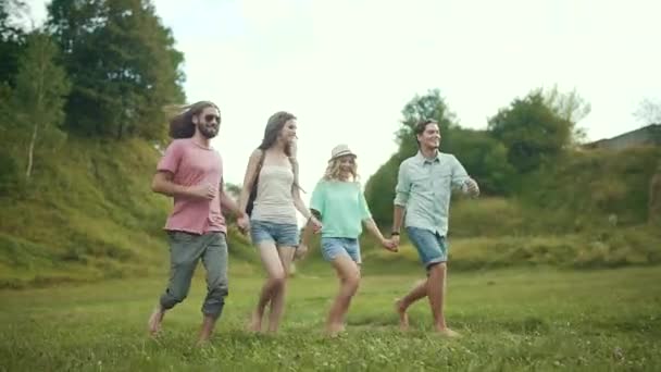 Friends On Weekend. Happy People Having Fun In Nature. — Stock Video