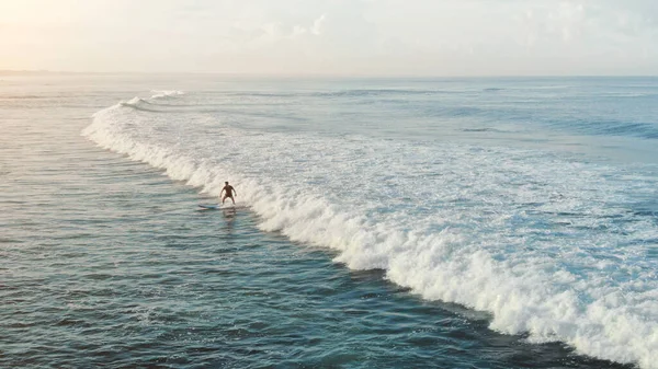 Серфер Людина Білому Серфінгу Океані Водний Спорт Активного Способу Життя — стокове фото