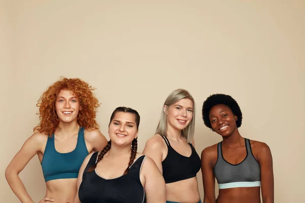 Different Race Diversity Figure Size Women Portrait Smiling International Friends — Stock Photo, Image