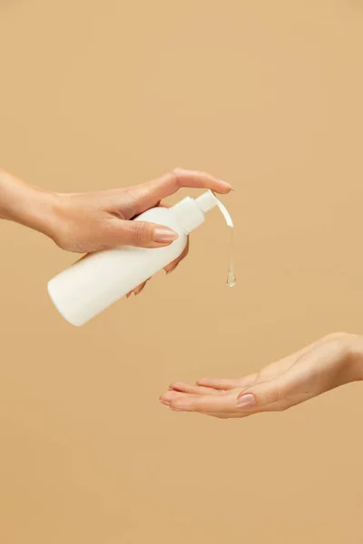 Antibacterial Gel Female Hands Using Sanitizer Beige Background Daily Hygiene — Stock Photo, Image