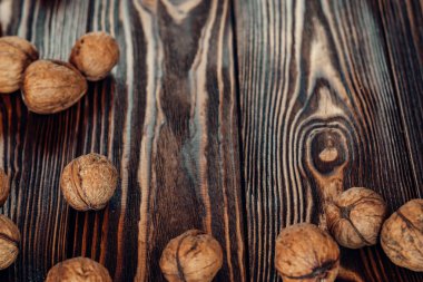 Yararlı ve doğal ahşap yüzey üzerinde Kuruyemiş