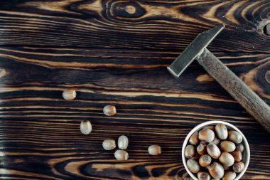 Yararlı ve doğal ahşap yüzey üzerinde Kuruyemiş