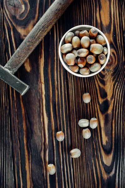 Yararlı ve doğal ahşap yüzey üzerinde Kuruyemiş