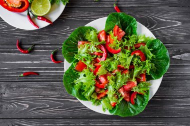 Taze sebze salatası