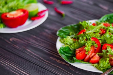 Taze sebze salatası