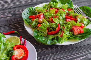 Taze sebze salatası