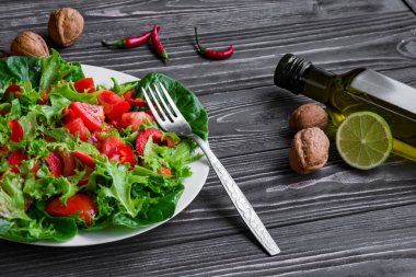 Taze sebze salatası