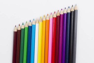 renk kalemleri okula geri döndü