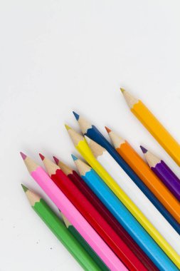 renk kalemleri okula geri döndü