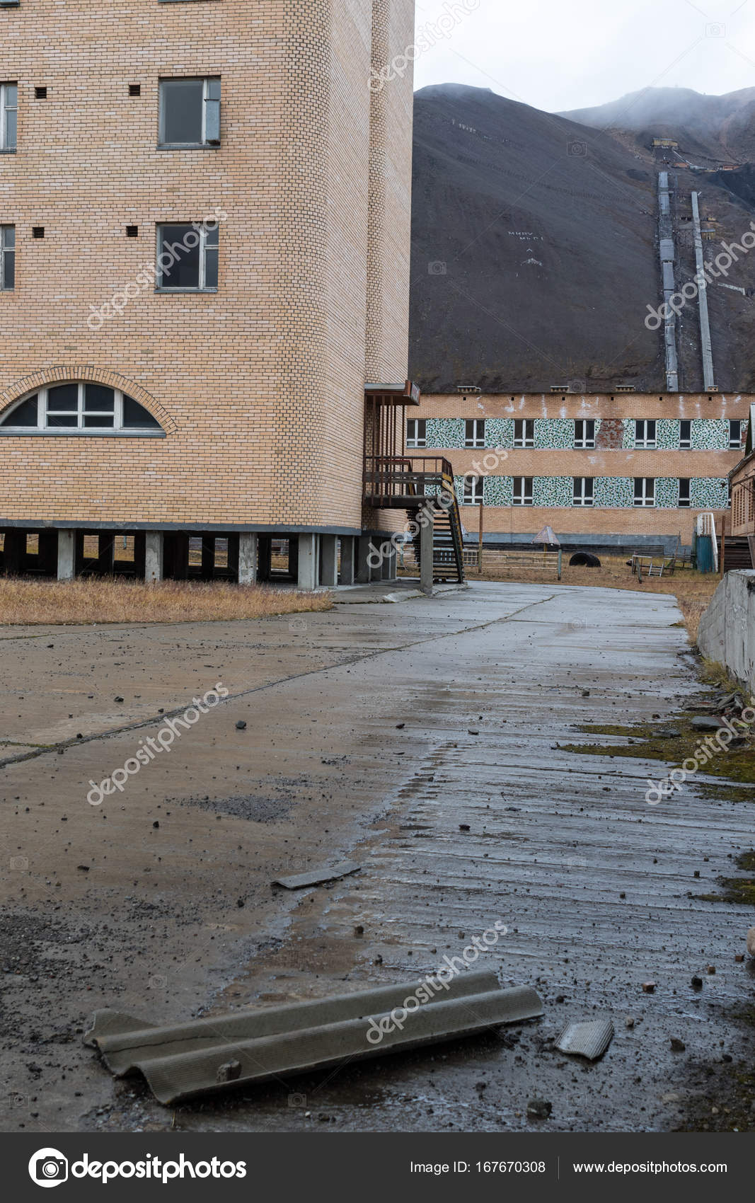 ghost town pyramiden in svalbard ストック編集用写真 hopsalka