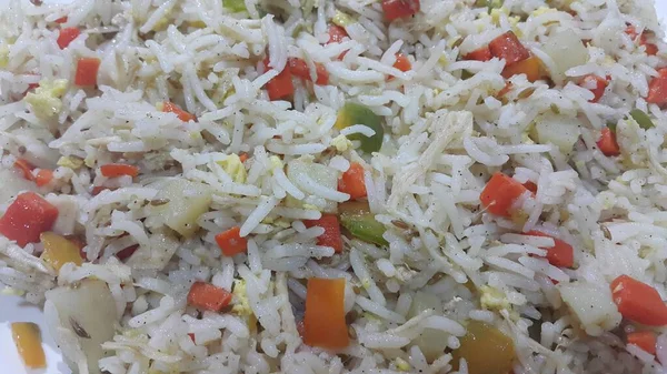 Arroz Basmati Pulao ou pulav com ervilhas, ou arroz vegetal — Fotografia de Stock