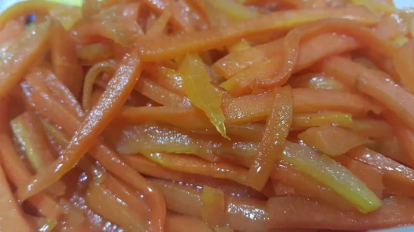 Closeup view with selective focus of boiled carrots. — Stock Photo, Image