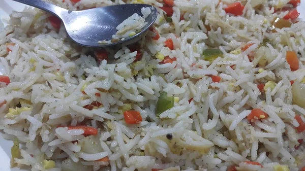 Arroz Basmati Pulao ou pulav com ervilhas, ou arroz vegetal — Fotografia de Stock