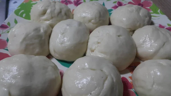 Closeup top view of fresh raw dough ball ready to be baked — Stok Foto