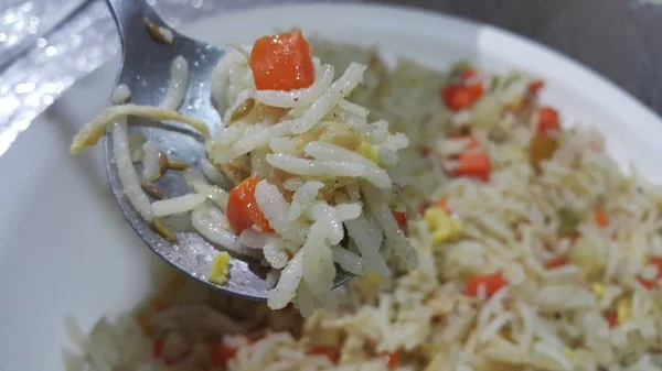 Arroz Basmati Pulao o pulav con guisantes, o arroz vegetal — Foto de Stock
