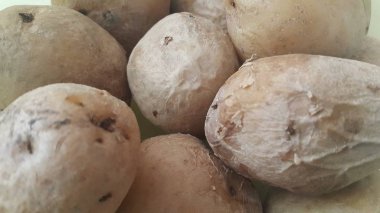  pazarda taze organik patates görünümünü yakın: patates arka plan doku