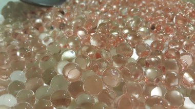 Parlak ışıltılı Orbeez seçici odak ile çekim görünümü