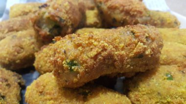 Bir çekim perspektif görünümü ile baharatlı ve lezzetli kızarmış kroket