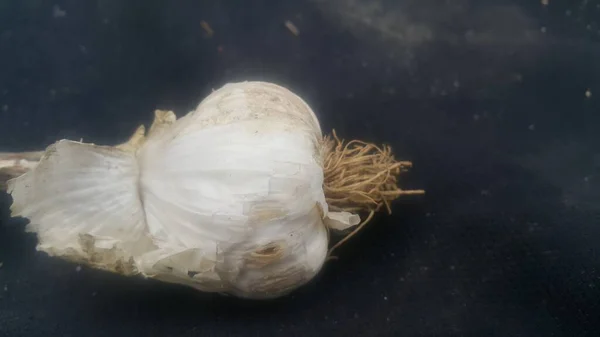 Vista ravvicinata di fondo bulbi di aglio secco — Foto Stock