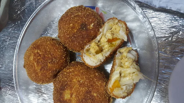 Closeup view of fried pizza bombs or pizza balls are altered form of pizza. — Stock Photo, Image