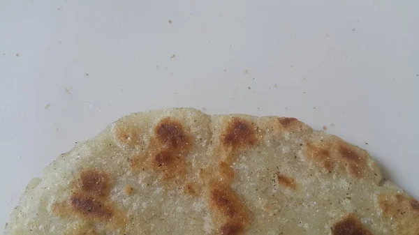 Closeup kilátás a hagyományos házi kenyér úgynevezett Jawar roti vagy bhakri — Stock Fotó