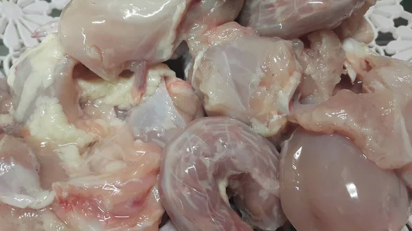 Куриное Мясо Закрыть Вид Сырое Свежее Рубленое Нарезанное Куриное Мясо — стоковое фото