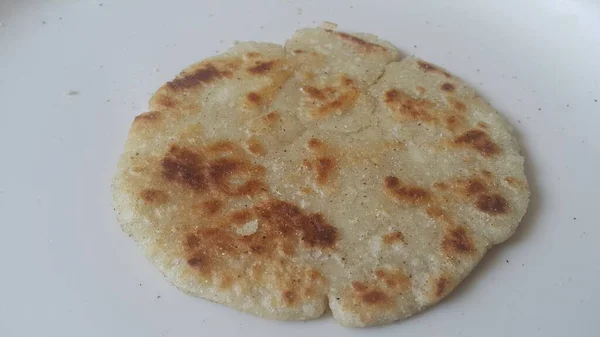 Close Uitzicht Traditioneel Brood Genaamd Jawar Roti Bhakri Witte Achtergrond — Stockfoto