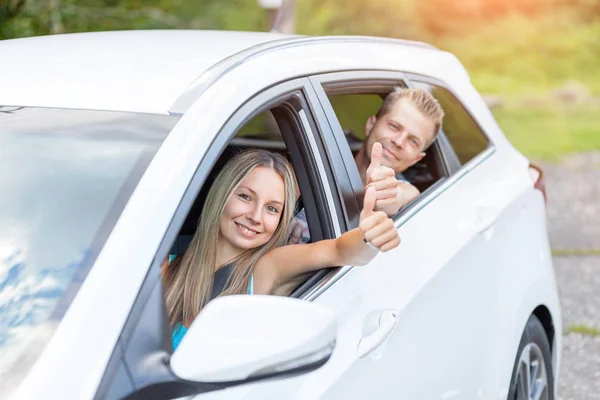 stock image Young people enjoying a roadtrip in the car