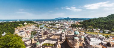 Panoramik manzaralı güzel bir Avusturya Salzburg