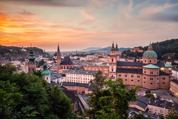 Panoramik manzaralı güzel bir Avusturya Salzburg — Stok fotoğraf