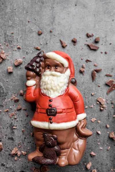 Lezzetli Yılbaşı çikolata ve tatlılar rustik arka plan üzerinde — Stok fotoğraf