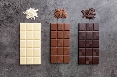 Lezzetli chocole rustik arka plan üzerinde çeşitli