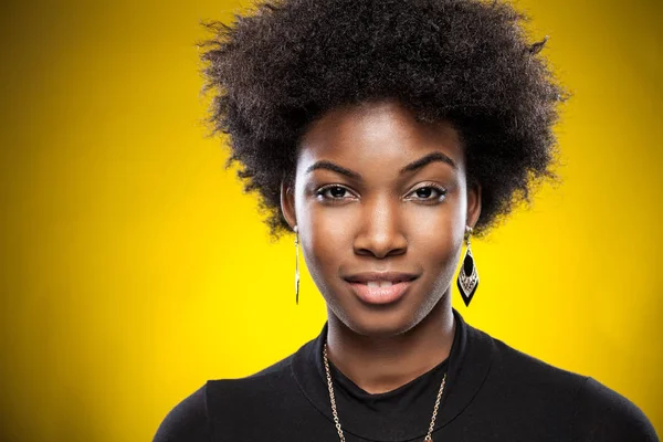 Young and beautiful black woman — Stock Photo, Image