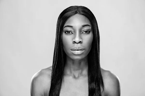 Rostro de una joven belleza negra — Foto de Stock