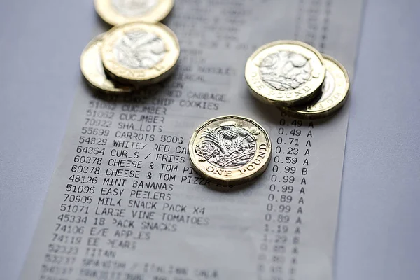 İngiliz Para Birimi - Pound sikke bir till reciept üzerinde