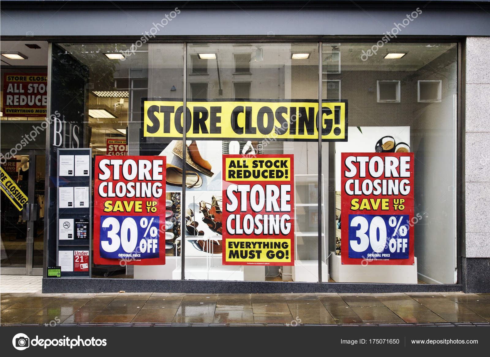 Swansea June 2016 Department Store Closing British Home Stores