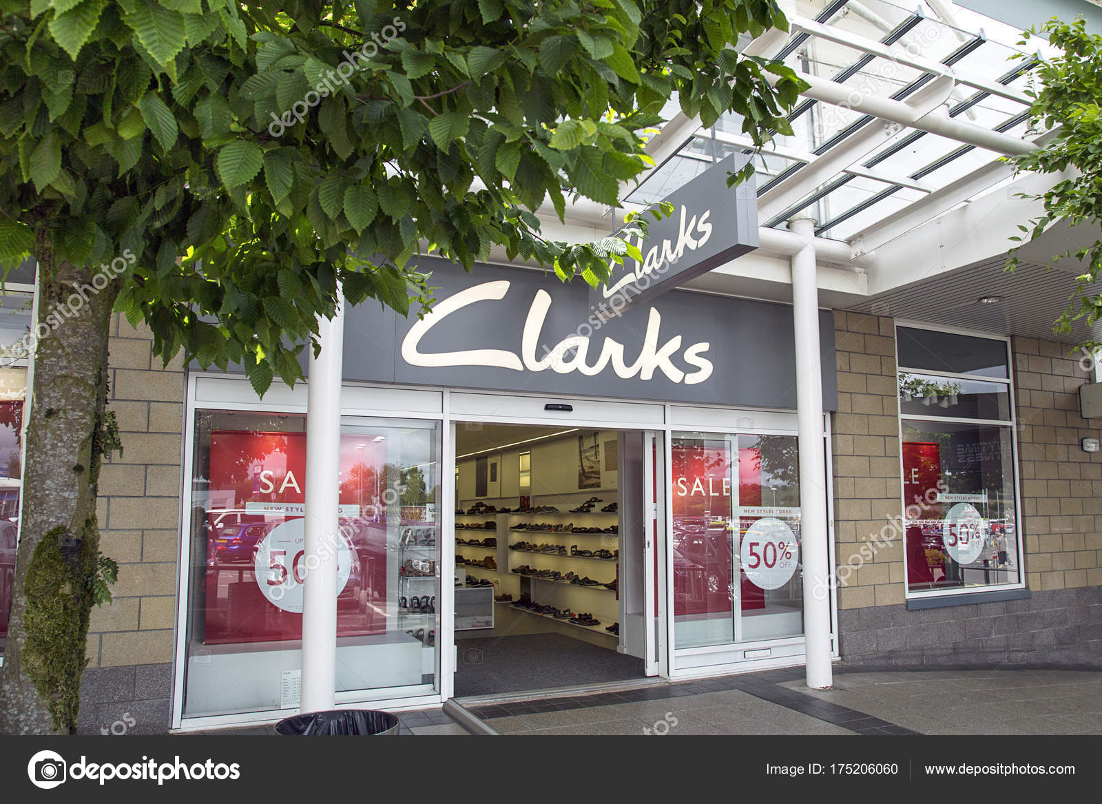 clarks shoe store