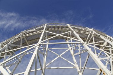 Melbourne, Avustralya: 16 Şubat 2017: ahşap rollercoaster Melbourne'daki görünümünü dışında tarihi Luna Park suların çekildiği kıyı Port Phillip Bay St Kilda üzerinde bulunan'ın