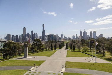 Melbourne, Avustralya: 07 Ekim 2015: Melbourne Melbourne yüksek katlı konut ve ofis binaları manzarası üzerinde cityscape ile anma Tapınak