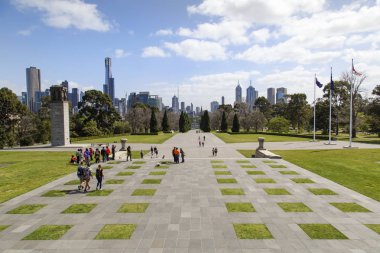 Melbourne, Avustralya: 07 Ekim 2015: Melbourne Melbourne yüksek katlı konut ve ofis binaları manzarası üzerinde cityscape ile anma Tapınak