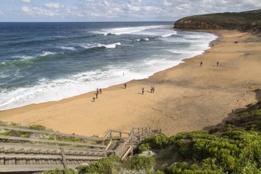 Bells Beach, Avustralya: Nisan, 2017: Bells beach dünyaca ünlü bir sörf konum olarak ve en uzun süre için site dünya, Rip Curl Pro dalga köpüğü ve Müzik Festivali Sörf rekabet çalışıyor.