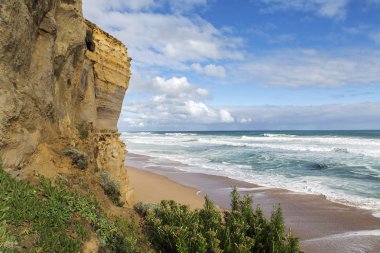 Oniki Havariler, Great Ocean Road plaj. Gibson'ın basamaklardan iniyor bu şaşırtıcı Plajı'na sadece güvenli erişim olduğunu.