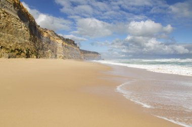On iki havari deniz kaya Gibson'ın adımları dibinde sakin plaj. Akıntı ve RIP gelgit nedeniyle burada Yüzme izin verilmiyor