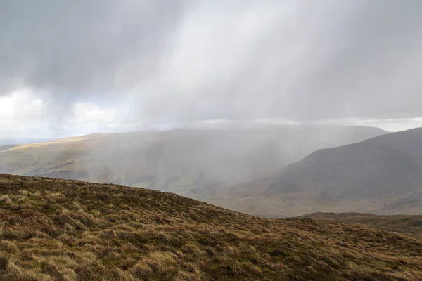 Brecon Beacons Εθνικό Πάρκο Χιόνι Στο Έδαφος Και Μια Εισερχόμενη — Φωτογραφία Αρχείου