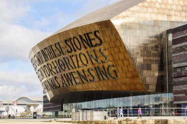 Cardiff, Uk: 10 Mart 2016: Wales Millennium Centre olduğunu sanat, tiyatro ve eğlence bina Galler'in Cardiff Bay bölgesinde yer. 2004 yılında açıldı.