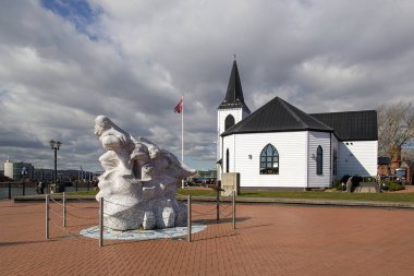 Cardiff, Uk: 10 Mart 2016: Norveç Kilisesi sanat merkezi bir Cardiff Bay içinde yer alan kültürel ve tarihsel ilgi noktası olduğunu. Bu bir Lutheran Kilisesi ve 1868 yılında kutsanan