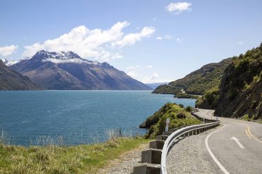 Bir yolculuk dağ ve göl Wakatipu buzul suları geçmiş Tarih South Island Yeni Zelanda